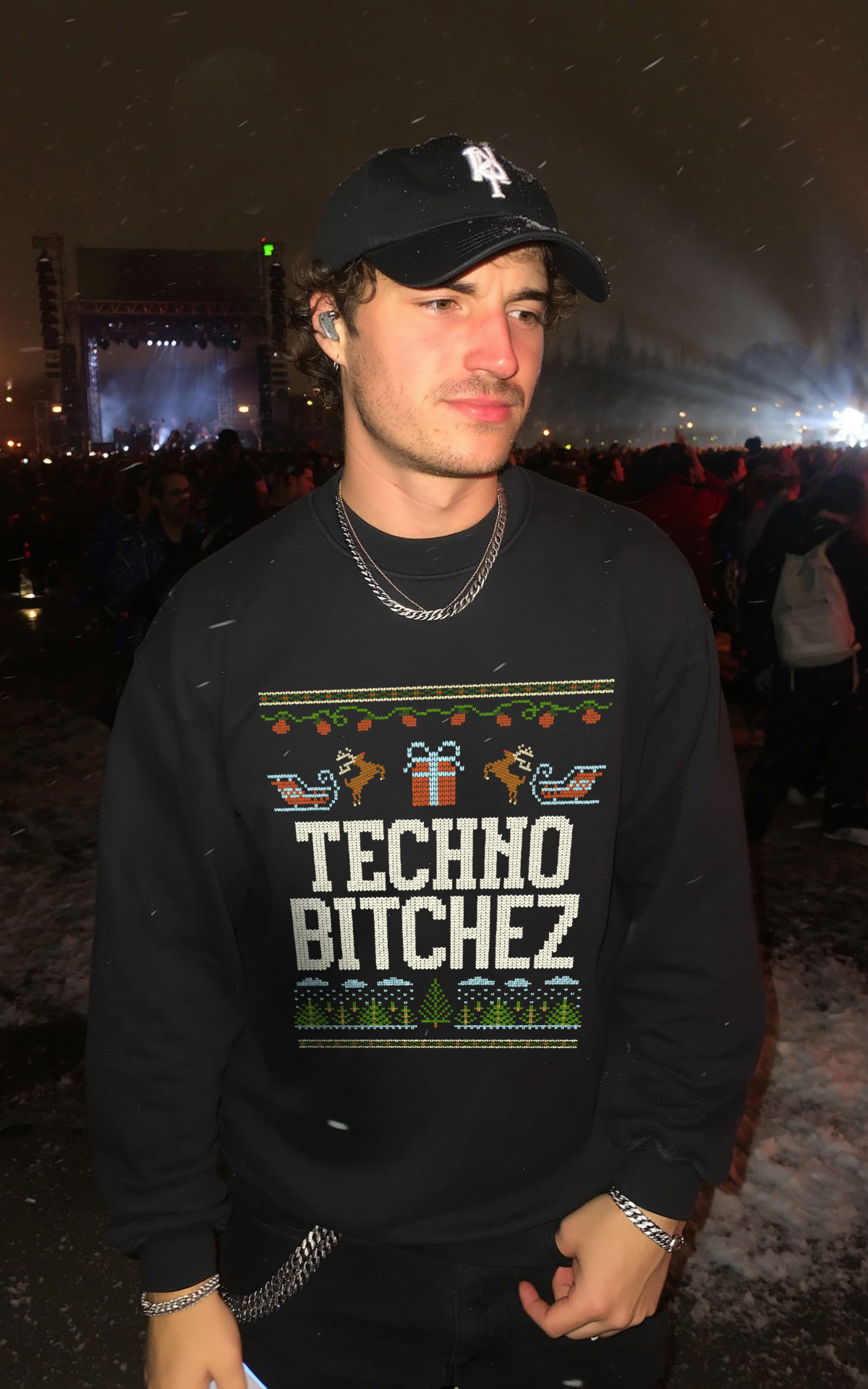 Techno Bitchez - CHRISTMAS SWEATER UNISEX