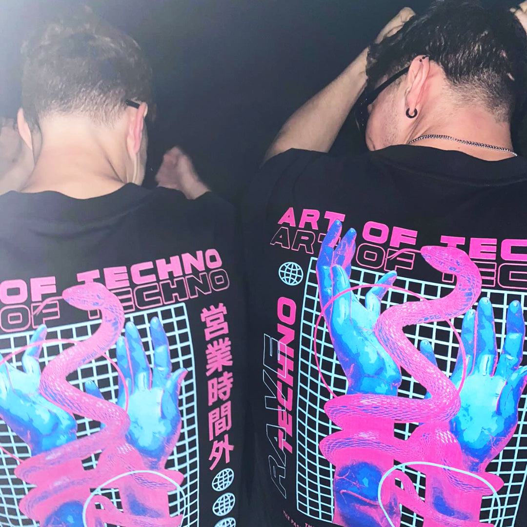 Camiseta extragrande con parche trasero Live The Art Of Techno